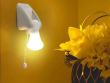 Přenosná samolepící lampa na baterie